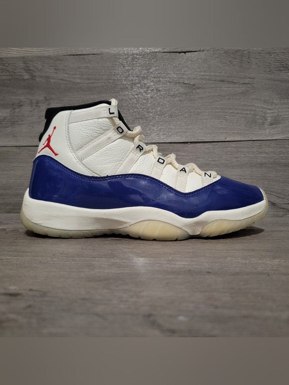 Air Jordan 11 Retro Rare Air Mens Size 7.5 Cream Blue IH0296-400 Shoes